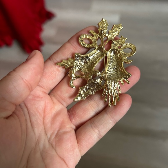 4/$50 Christmas Festive Red and Gold Bell Brooch 🎄 - Picture 6 of 9